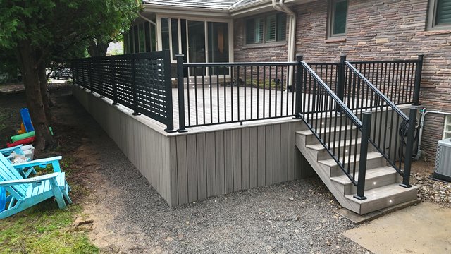 Trex deck with Avalon aluminum railing, RDI privacy panel, and Trex skirting, Pittsburgh PA