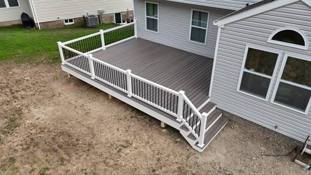 Trex deck with RDI railing built within a Maronda Homes community, Zelienople PA